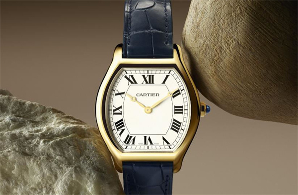 卡地亚手表表带掉色解决办法集锦